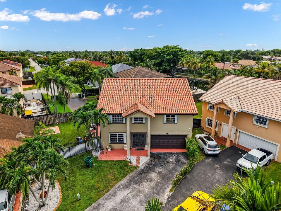 For Sale: $797,999 (4 beds, 2 baths, 2800 Square Feet)