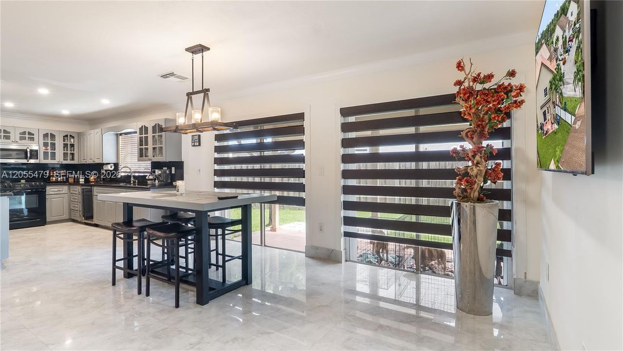 For Sale: $797,999 (4 beds, 2 baths, 2800 Square Feet)