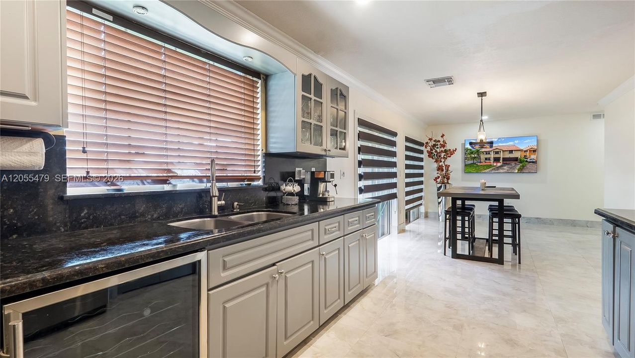 For Sale: $797,999 (4 beds, 2 baths, 2800 Square Feet)