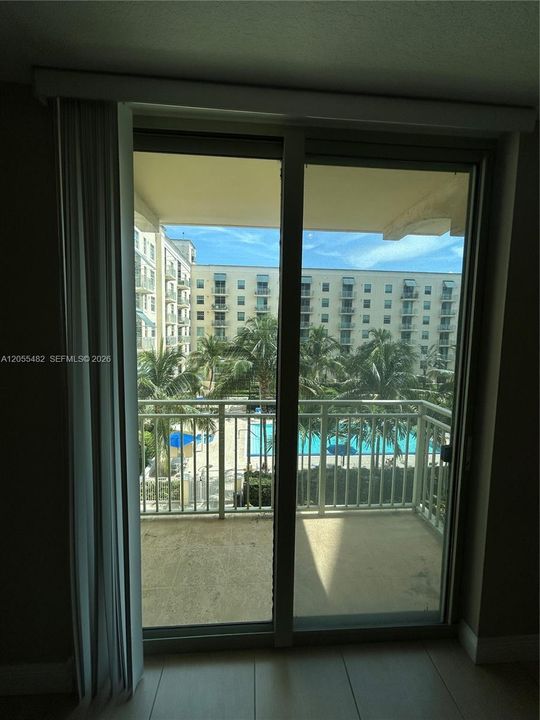 For Rent: $2,500 (1 beds, 1 baths, 743 Square Feet)