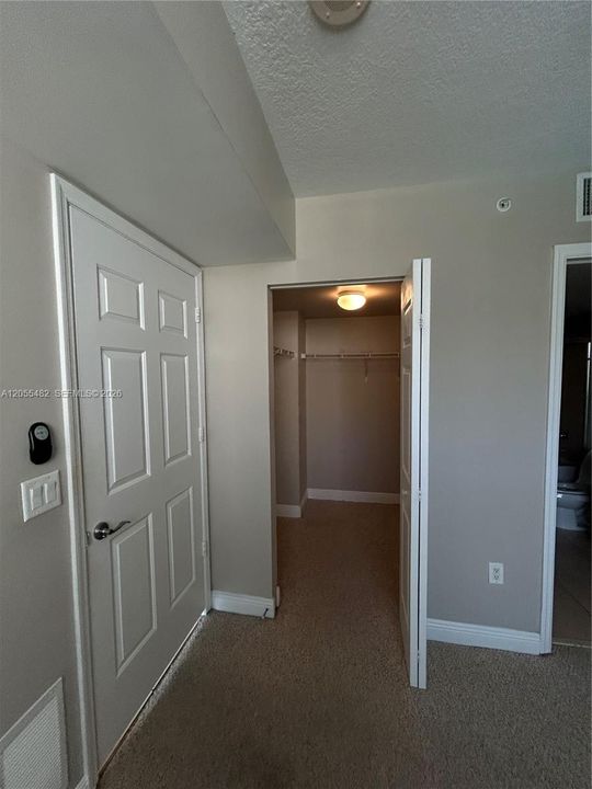 For Rent: $2,500 (1 beds, 1 baths, 743 Square Feet)