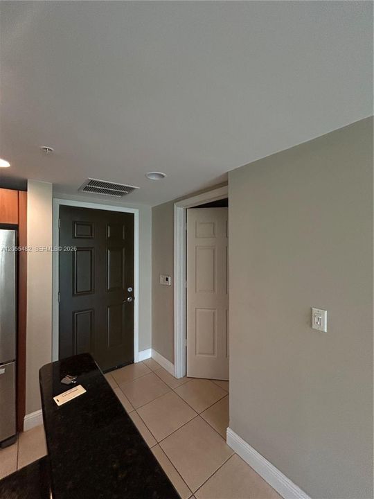 For Rent: $2,500 (1 beds, 1 baths, 743 Square Feet)