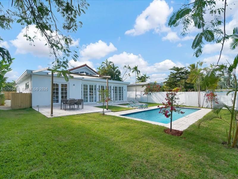 В аренду: $21,000 (4 спален, 4 ванн, 3126 Квадратных фут)