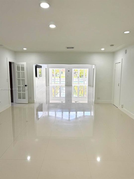 For Rent: $18,950 (4 beds, 4 baths, 3126 Square Feet)