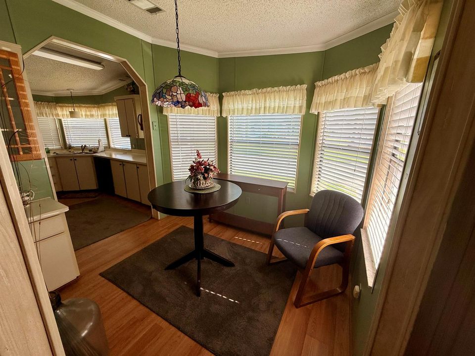 Dining 2