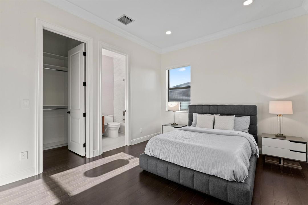 photos_high_resolution_2630_NW_69th_St_B