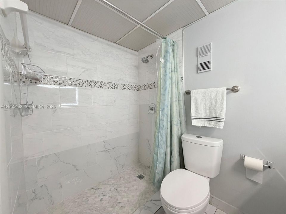 En Renta: $2,400 (2 camas, 2 baños, 1086 Pies cuadrados)
