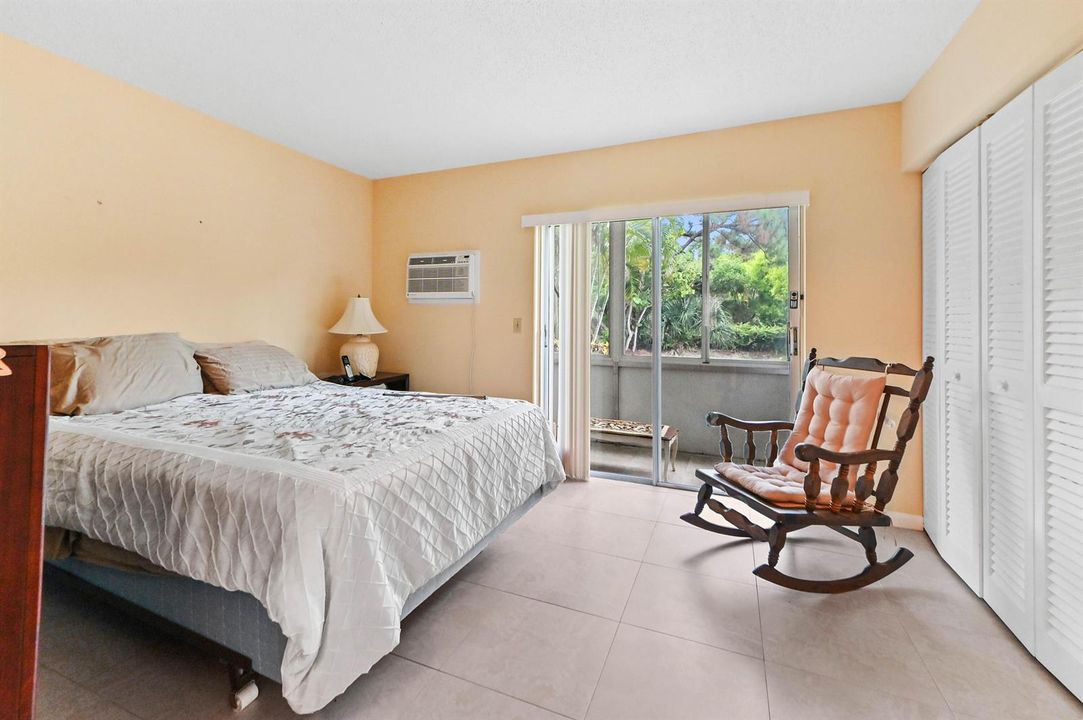 12 Bedroom 01