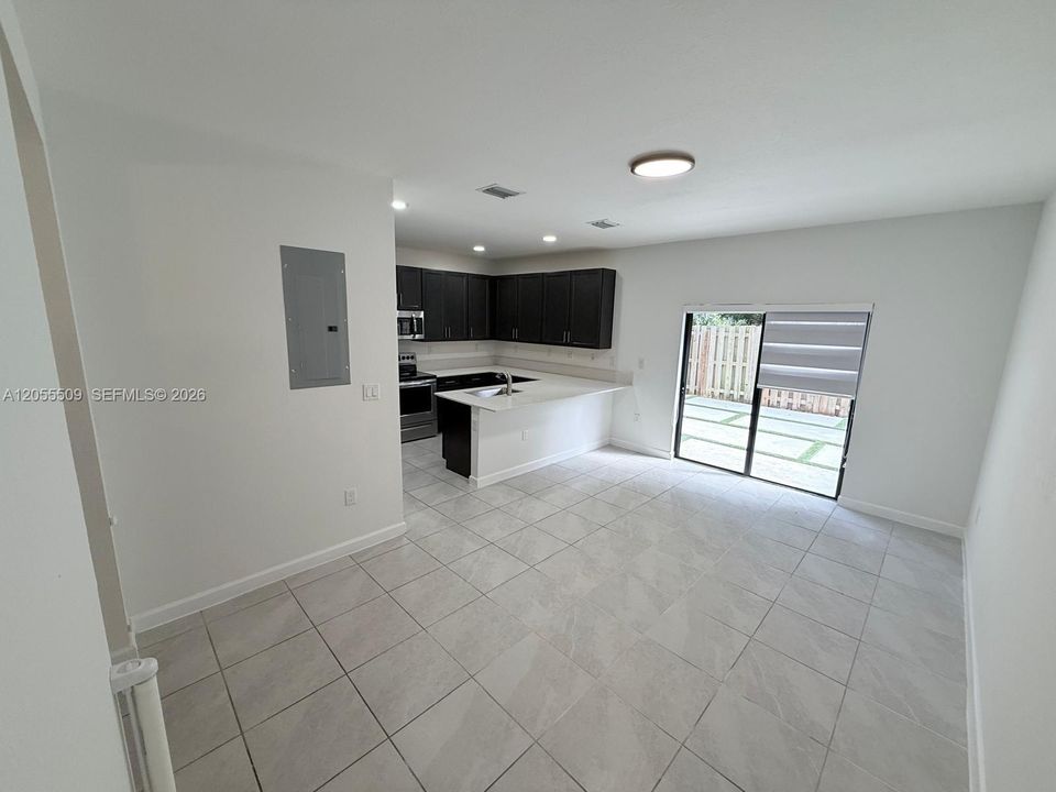 For Sale: $419,000 (3 beds, 2 baths, 1539 Square Feet)