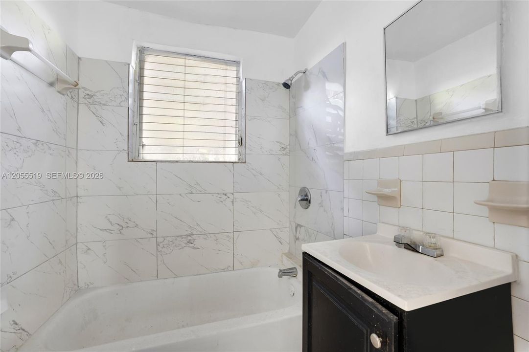 En Venta: $299,000 (2 camas, 1 baños, 840 Pies cuadrados)