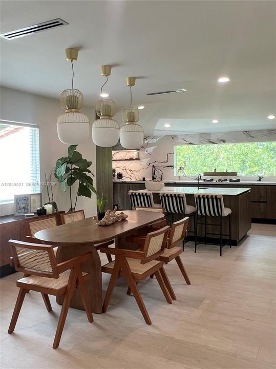 En Renta: $11,600 (3 camas, 3 baños, 1832 Pies cuadrados)