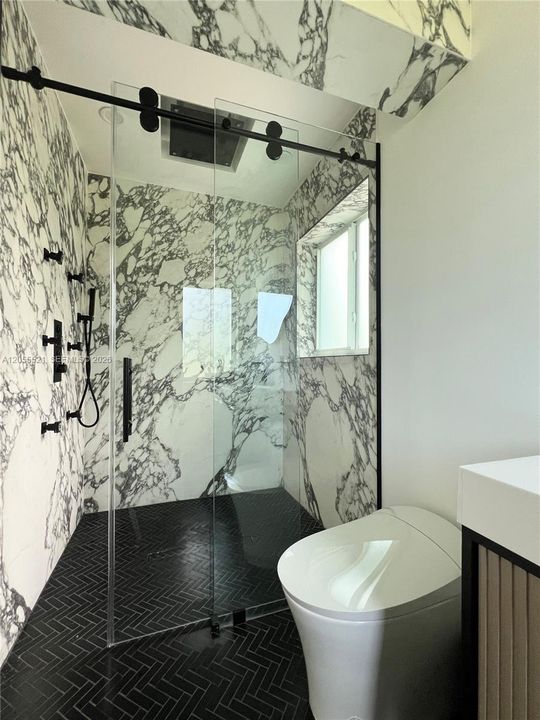 En Renta: $11,600 (3 camas, 3 baños, 1832 Pies cuadrados)