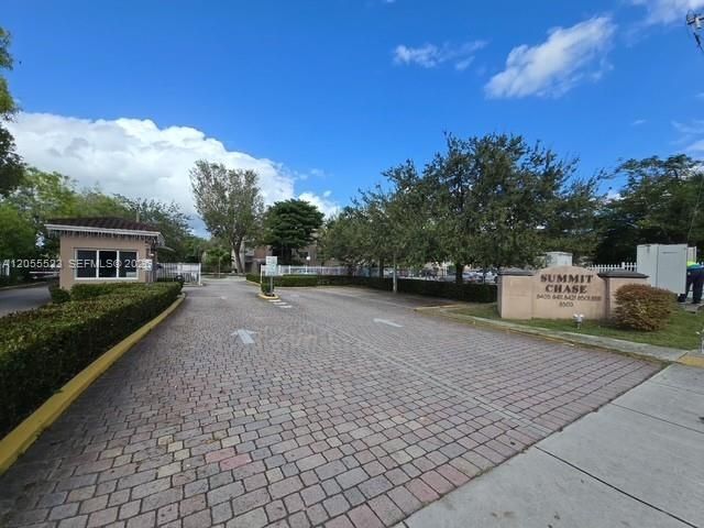 For Sale: $297,000 (2 beds, 2 baths, 1099 Square Feet)