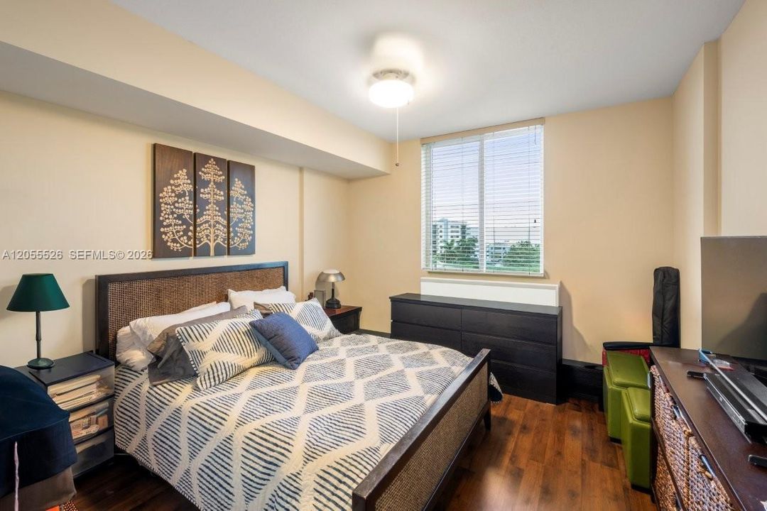 For Sale: $315,000 (2 beds, 2 baths, 1135 Square Feet)