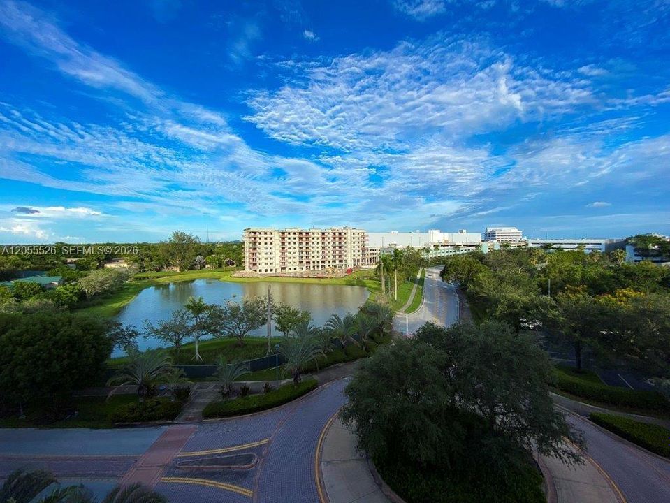 For Sale: $315,000 (2 beds, 2 baths, 1135 Square Feet)