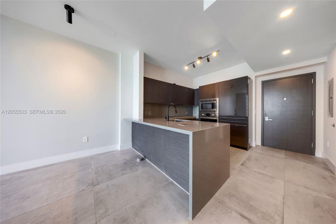 En Venta: $615,000 (1 camas, 1 baños, 748 Pies cuadrados)