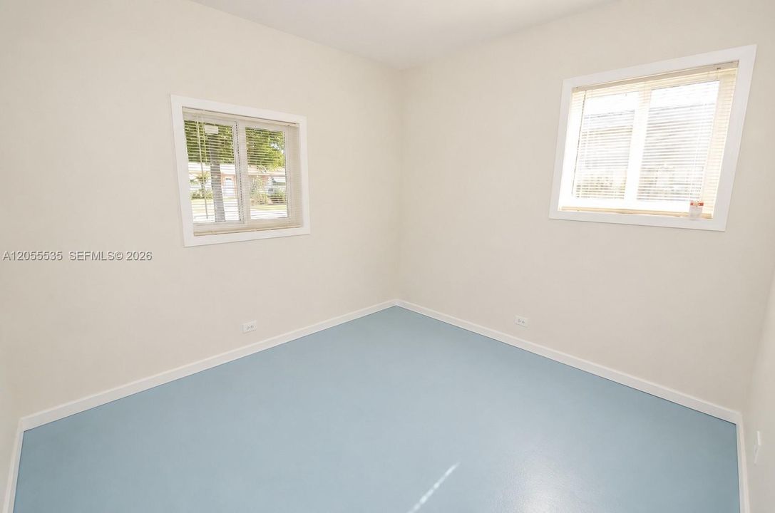 Activo con contrato: $3,400 (4 camas, 2 baños, 1565 Pies cuadrados)