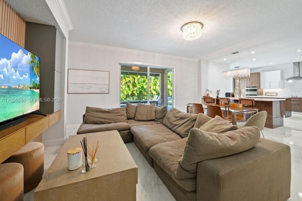 En Venta: $1,498,000 (5 camas, 3 baños, 3078 Pies cuadrados)