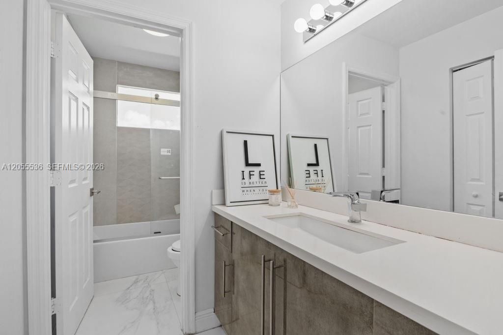 En Venta: $1,498,000 (5 camas, 3 baños, 3078 Pies cuadrados)
