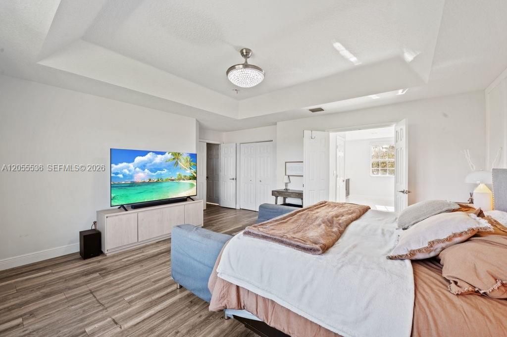 En Venta: $1,498,000 (5 camas, 3 baños, 3078 Pies cuadrados)