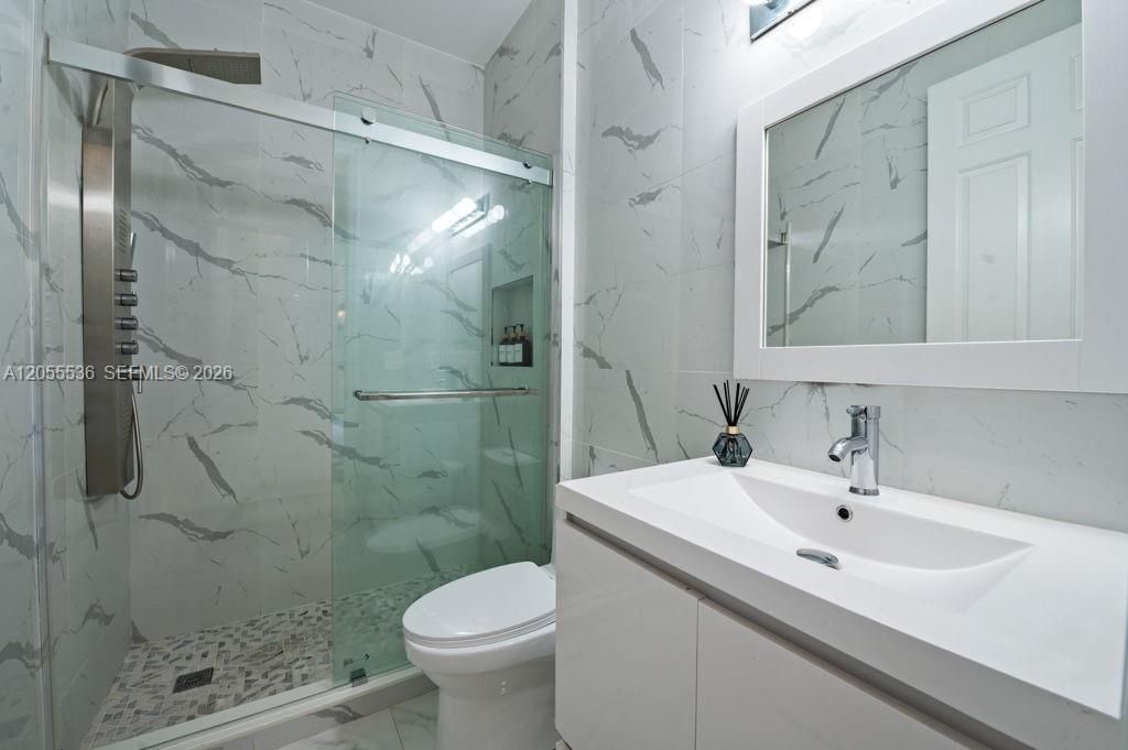 En Venta: $1,498,000 (5 camas, 3 baños, 3078 Pies cuadrados)