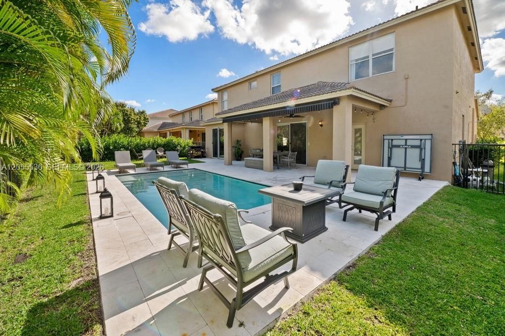 En Venta: $1,498,000 (5 camas, 3 baños, 3078 Pies cuadrados)