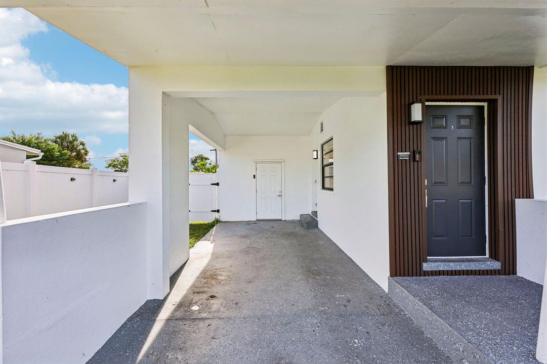 9-web-or-mls-NW 19th Ave-S1607-009