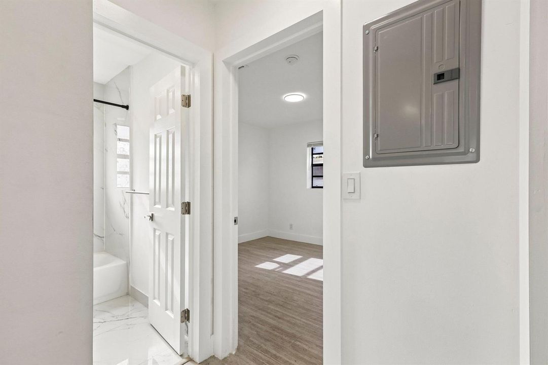 19-web-or-mls-NW 19th Ave-S1607-019