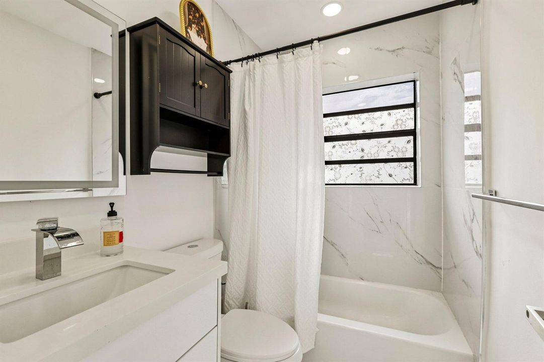 30-web-or-mls-NW 19th Ave-S1607-030