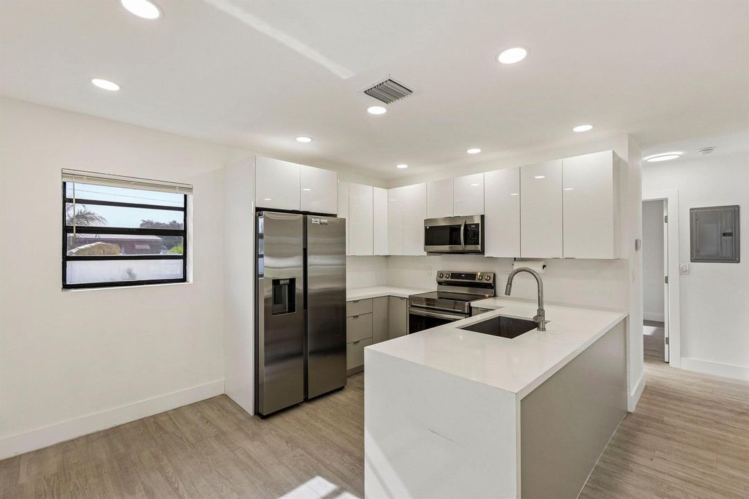 13-web-or-mls-NW 19th Ave-S1607-013