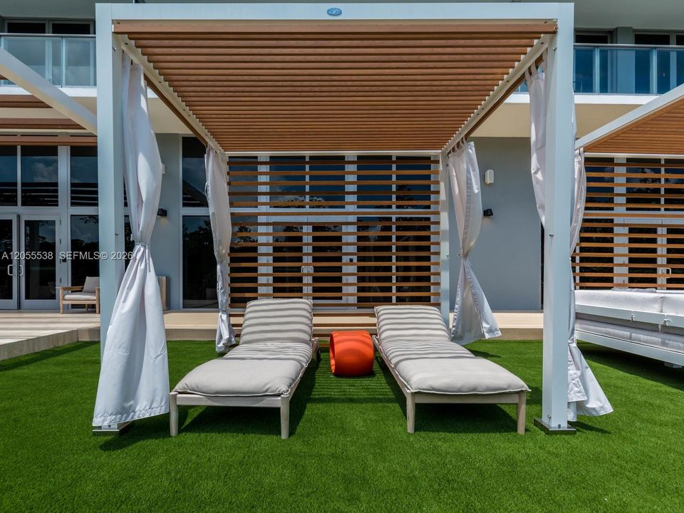 На продажу: $649,000 (2 спален, 2 ванн, 1119 Квадратных фут)
