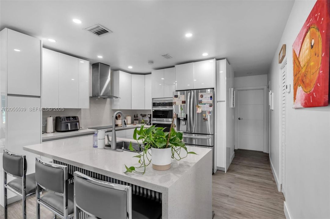 На продажу: $749,900 (3 спален, 3 ванн, 1713 Квадратных фут)