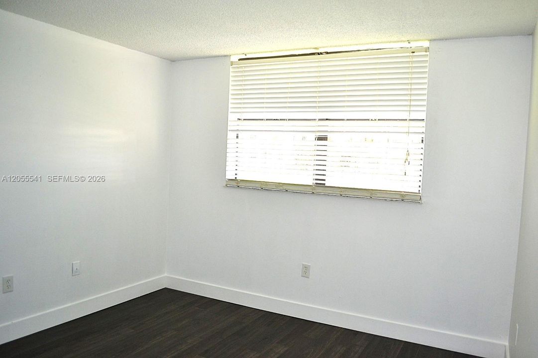 For Rent: $2,200 (2 beds, 2 baths, 866 Square Feet)