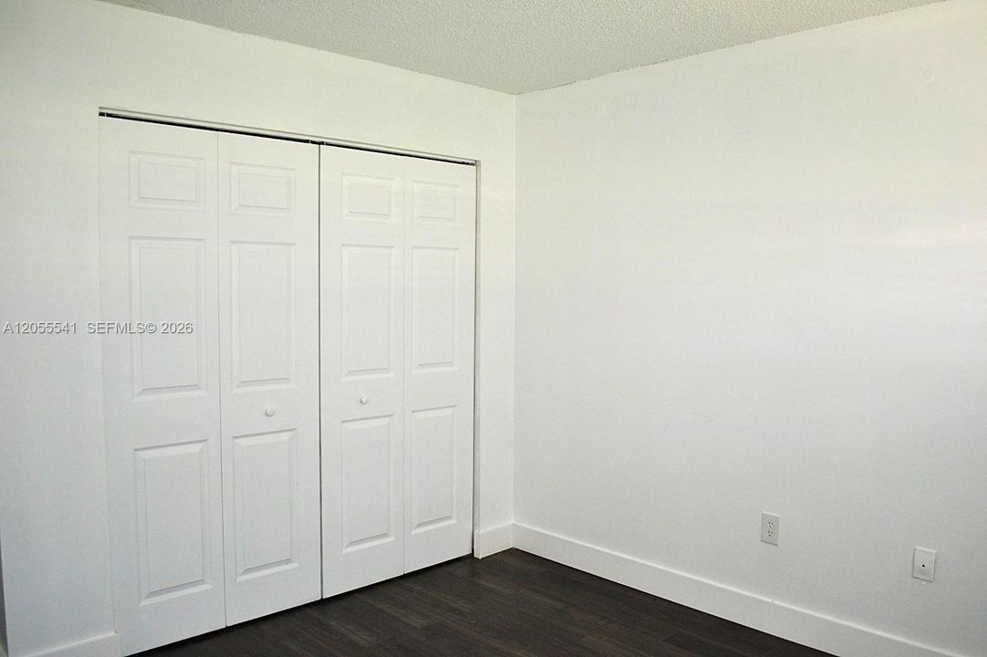 For Rent: $2,200 (2 beds, 2 baths, 866 Square Feet)