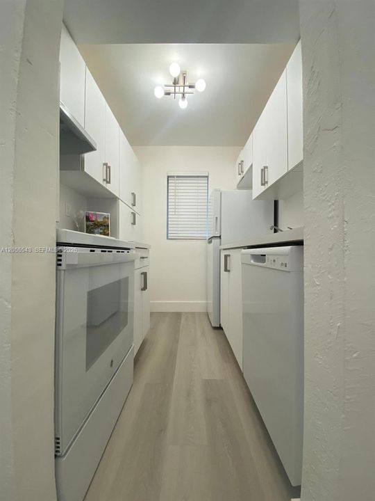 В аренду: $1,975 (1 спален, 1 ванн, 0 Квадратных фут)