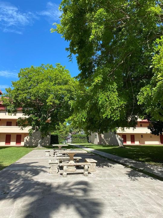 В аренду: $1,975 (1 спален, 1 ванн, 0 Квадратных фут)