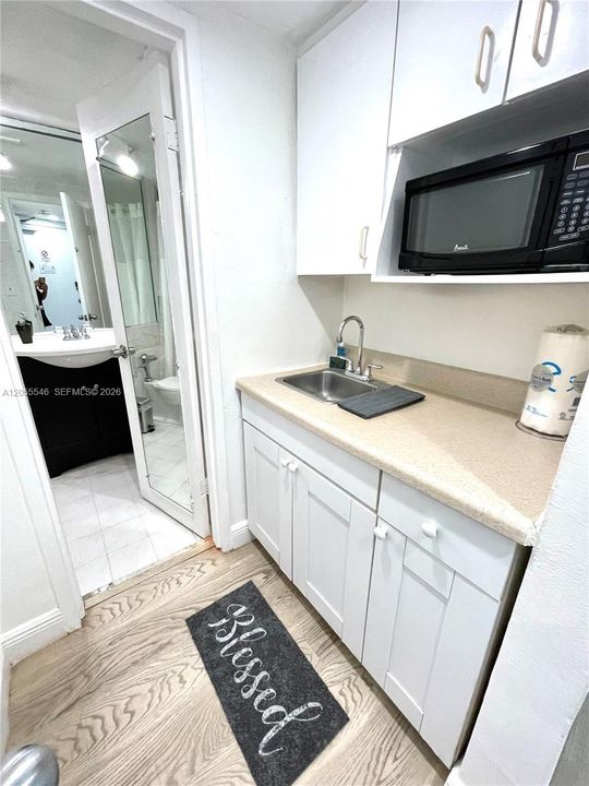For Sale: $318,000 (0 beds, 1 baths, 400 Square Feet)