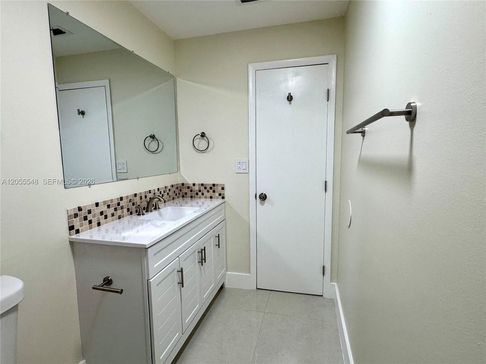 В аренду: $2,450 (3 спален, 1 ванн, 974 Квадратных фут)