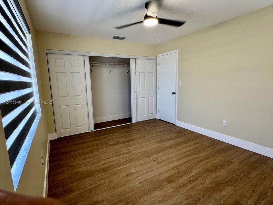 В аренду: $2,450 (3 спален, 1 ванн, 974 Квадратных фут)