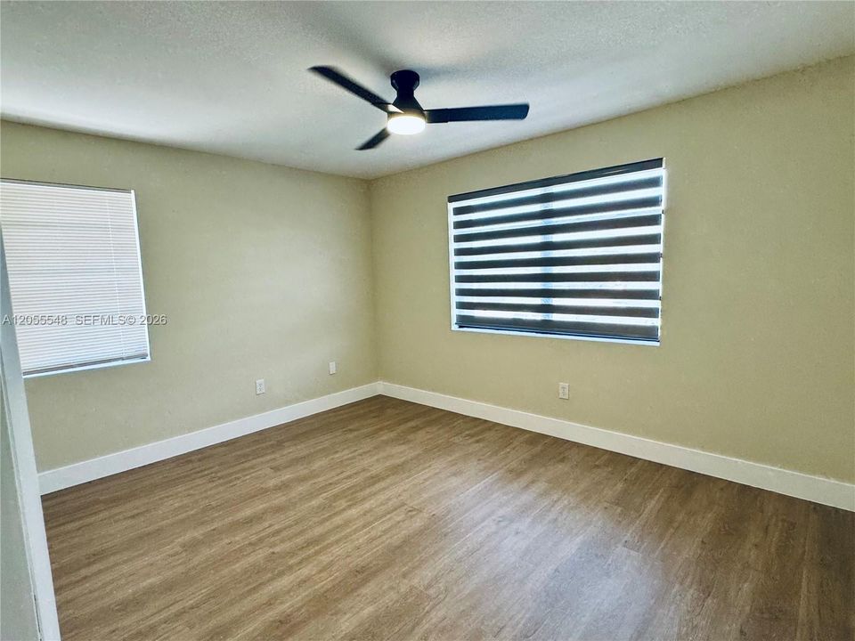 В аренду: $2,450 (3 спален, 1 ванн, 974 Квадратных фут)