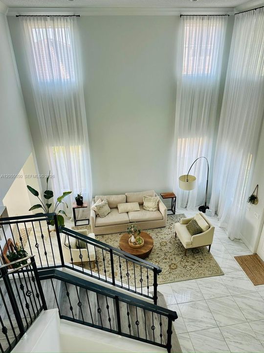 В аренду: $9,000 (5 спален, 4 ванн, 3170 Квадратных фут)