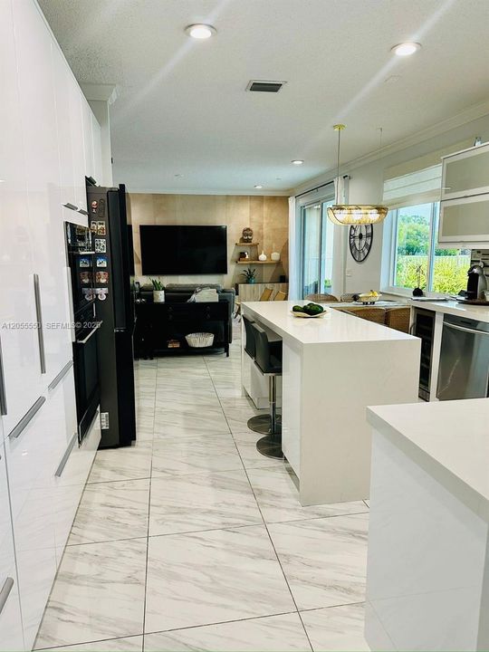 В аренду: $9,000 (5 спален, 4 ванн, 3170 Квадратных фут)