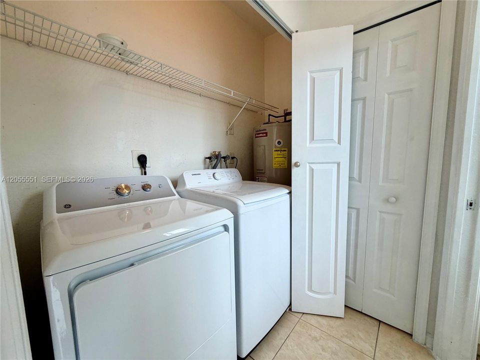В аренду: $2,350 (3 спален, 2 ванн, 1302 Квадратных фут)