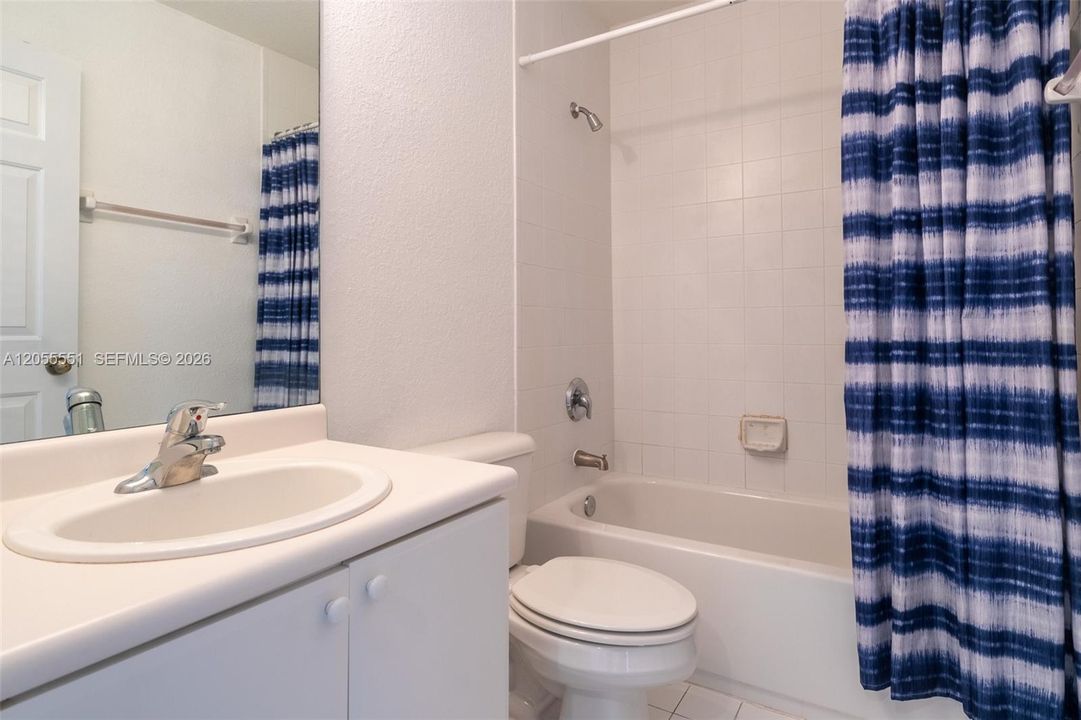 В аренду: $2,350 (3 спален, 2 ванн, 1302 Квадратных фут)