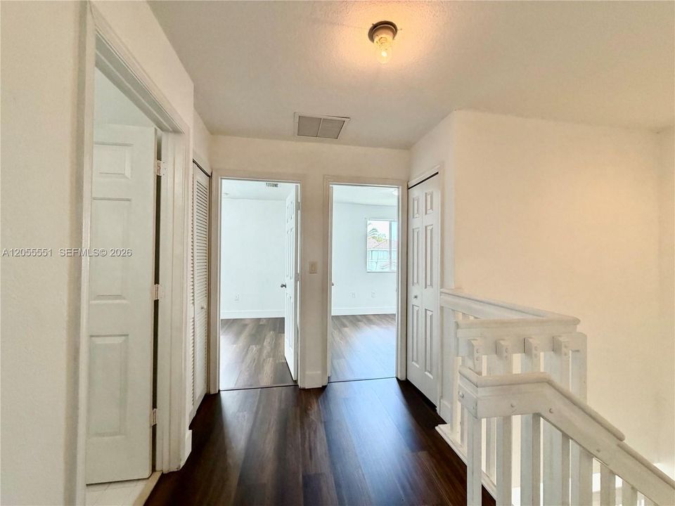 В аренду: $2,350 (3 спален, 2 ванн, 1302 Квадратных фут)