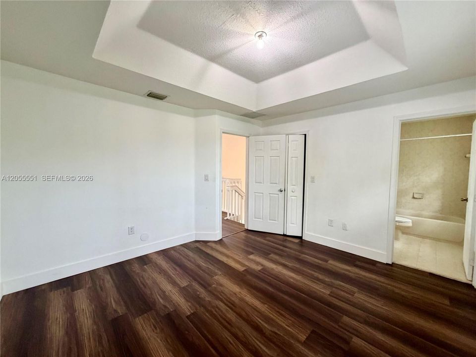 В аренду: $2,350 (3 спален, 2 ванн, 1302 Квадратных фут)