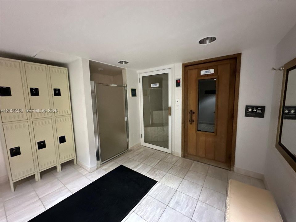 В аренду: $7,200 (2 спален, 2 ванн, 1400 Квадратных фут)