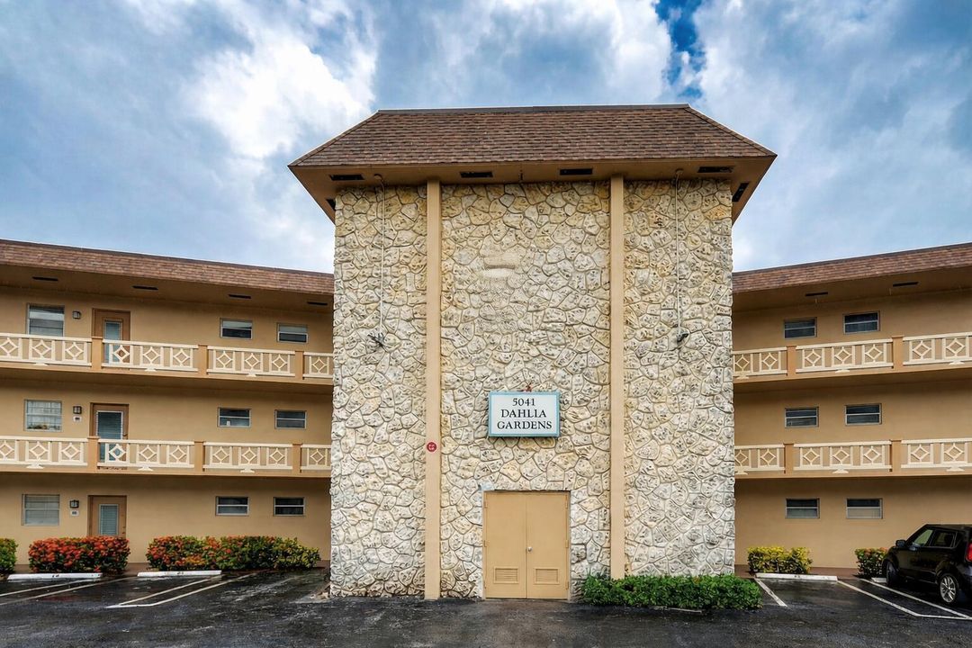 5041 W Oakland Park