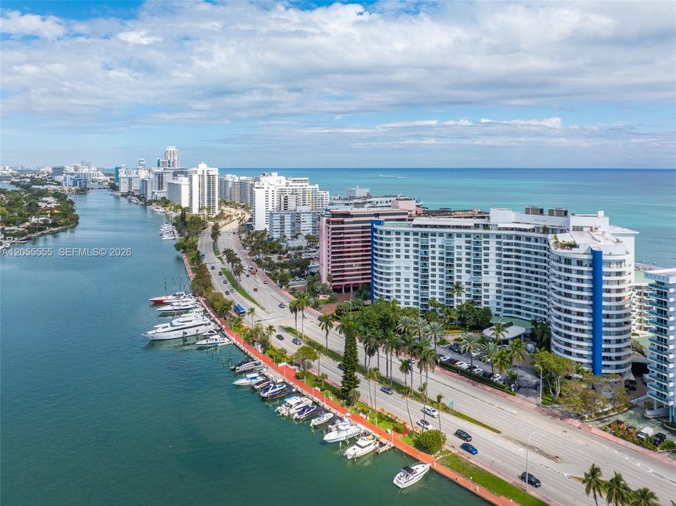 На продажу: $1,200,000 (2 спален, 2 ванн, 1500 Квадратных фут)