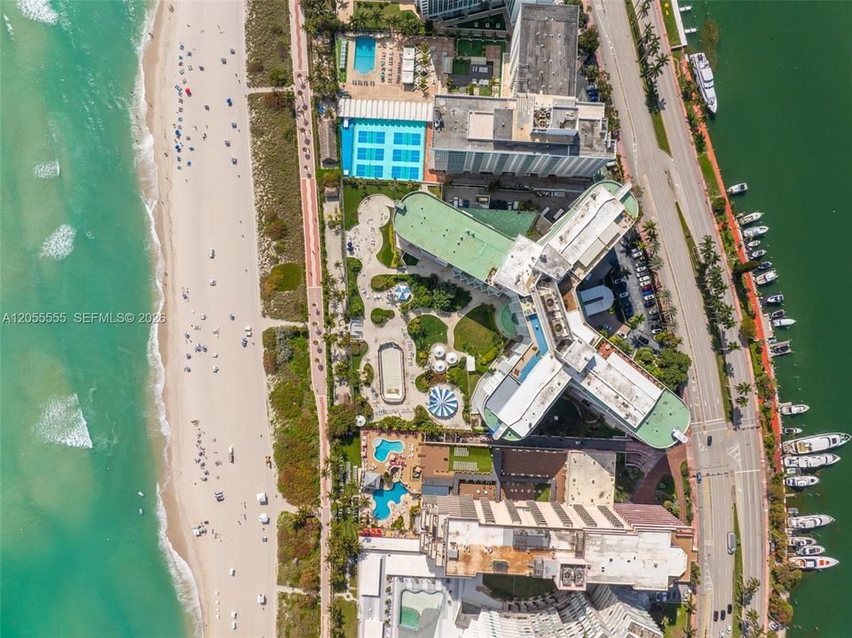 На продажу: $1,200,000 (2 спален, 2 ванн, 1500 Квадратных фут)